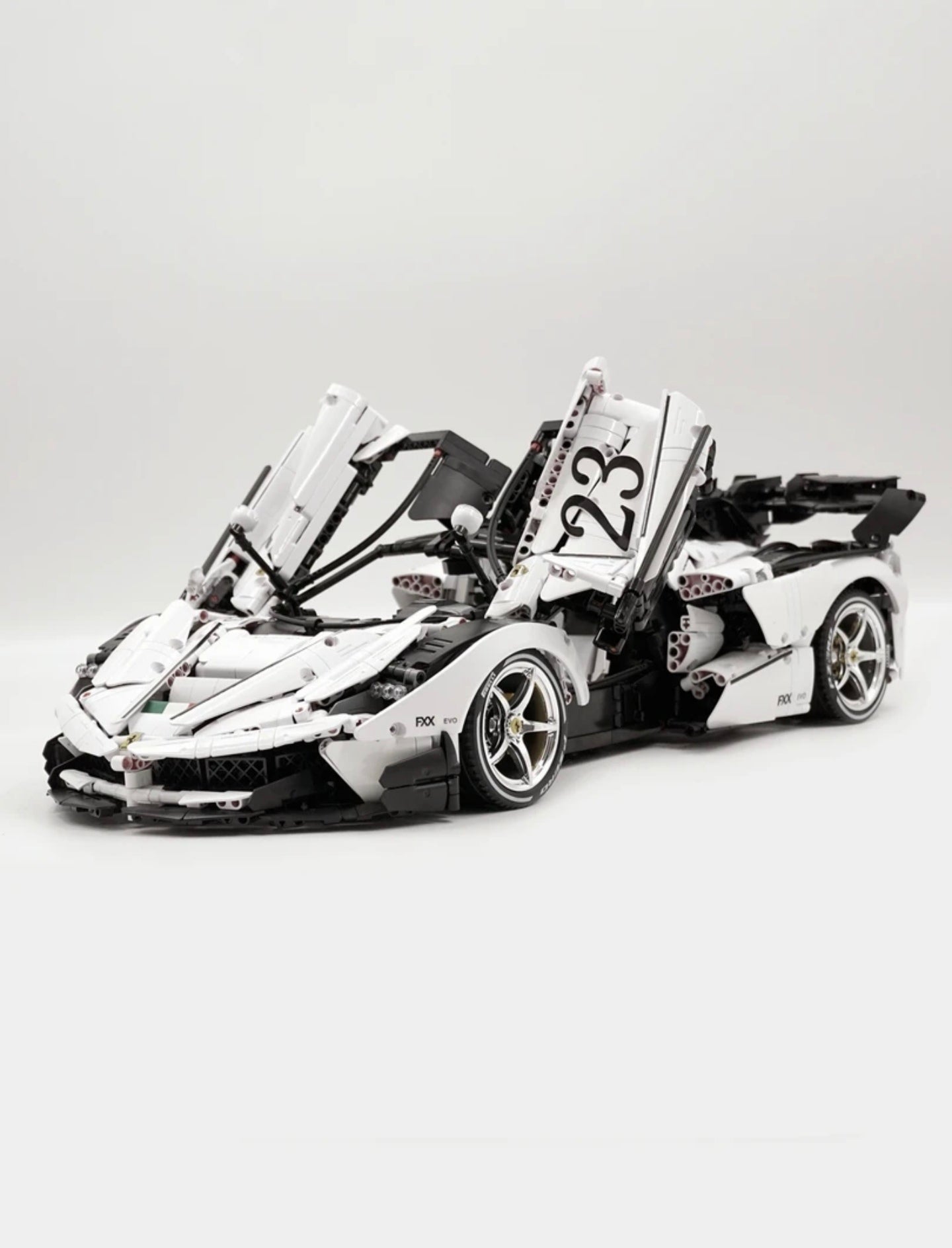 Custom Tuning Ferrari Lafa Baked White Jaeger Sports Car ,1:8 Sports Car Model（4739+PCS）