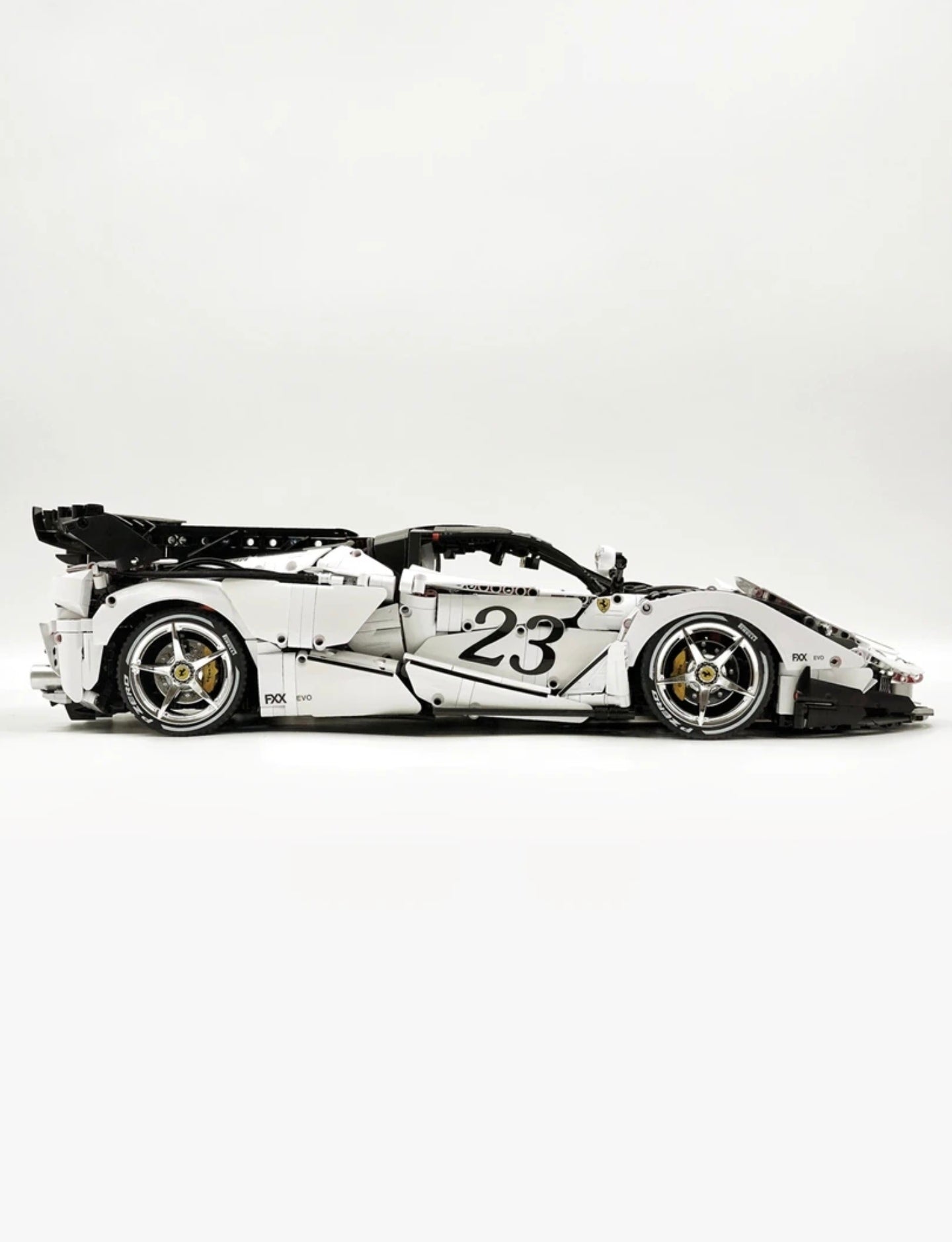 Custom Tuning Ferrari Lafa Baked White Jaeger Sports Car ,1:8 Sports Car Model（4739+PCS）